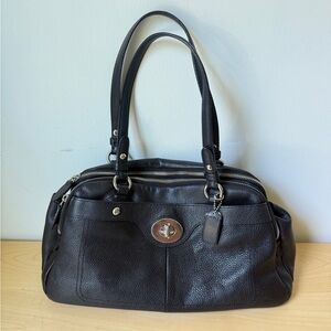 Coach Black Leather Shoulder Bag with Timeless Design